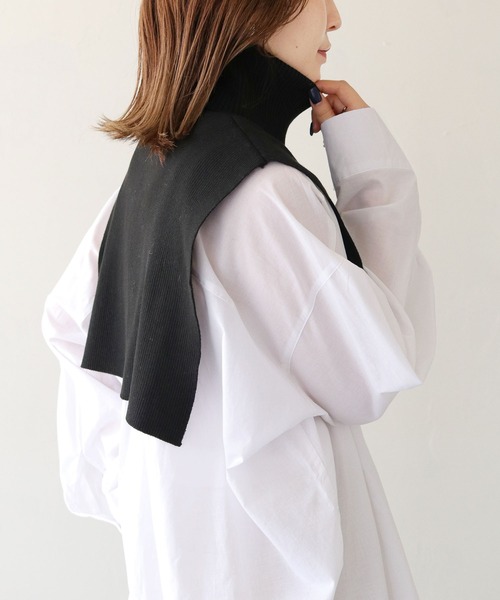 HER CLOSET（ハークローゼット）の「【shemoshelly】オフタートルニットケープ（付け襟・レディース・アイボリー/ブルー/ブラウン/ブラック・M）」の12枚目の写真