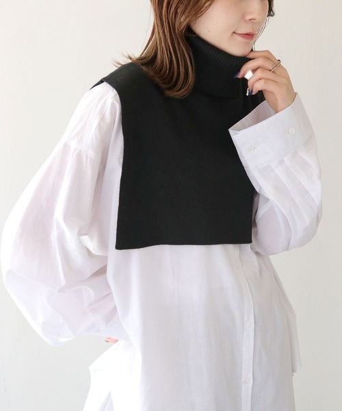 HER CLOSET（ハークローゼット）の「【shemoshelly】オフタートルニットケープ（付け襟・レディース・アイボリー/ブルー/ブラウン/ブラック・M）」の13枚目の写真