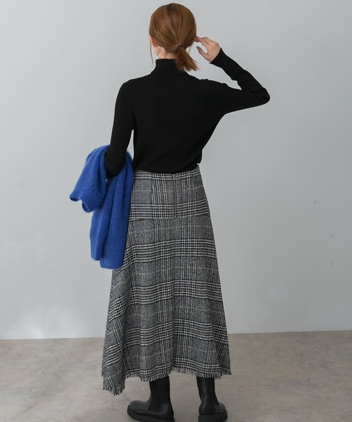 URBAN RESEARCH ROSSO WOMEN(アーバンリサーチ ロッソ)の「ウォッシャブルコンパクトリブタートル(ニット/セーター・レディース・オフホワイト/モカ/ブラック/オレンジ・FREE)」の9枚目の写真