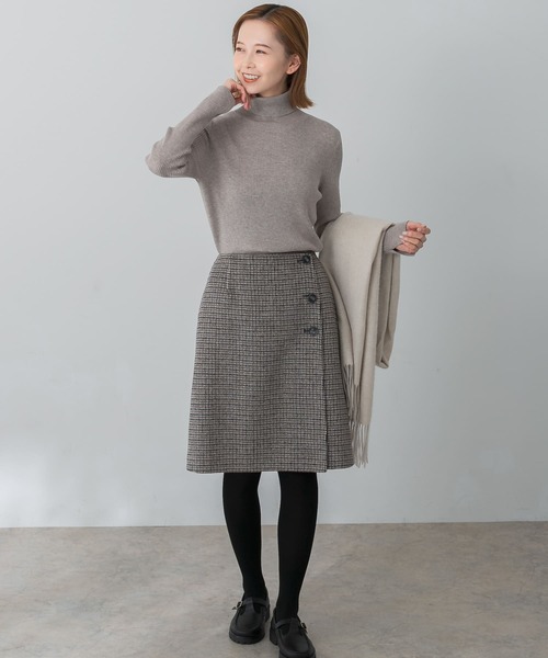 URBAN RESEARCH ROSSO WOMEN(アーバンリサーチ ロッソ)の「ウォッシャブルコンパクトリブタートル(ニット/セーター・レディース・オフホワイト/モカ/ブラック/オレンジ・FREE)」の13枚目の写真