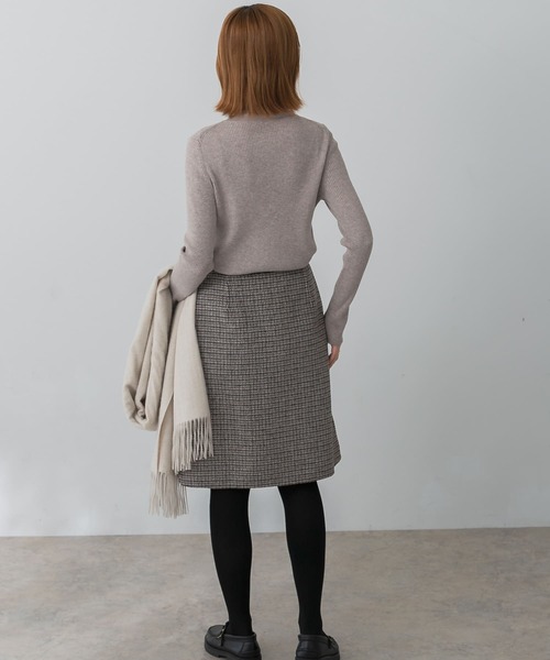 URBAN RESEARCH ROSSO WOMEN(アーバンリサーチ ロッソ)の「ウォッシャブルコンパクトリブタートル(ニット/セーター・レディース・オフホワイト/モカ/ブラック/オレンジ・FREE)」の15枚目の写真