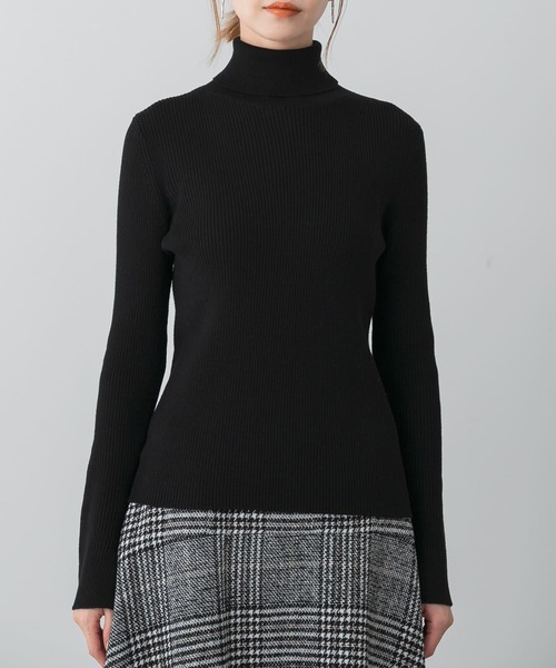URBAN RESEARCH ROSSO WOMEN(アーバンリサーチ ロッソ)の「ウォッシャブルコンパクトリブタートル(ニット/セーター・レディース・オフホワイト/モカ/ブラック/オレンジ・FREE)」の17枚目の写真