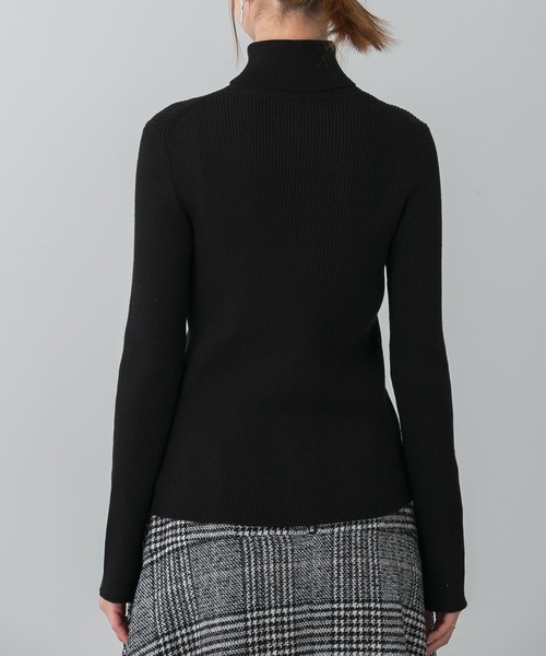 URBAN RESEARCH ROSSO WOMEN(アーバンリサーチ ロッソ)の「ウォッシャブルコンパクトリブタートル(ニット/セーター・レディース・オフホワイト/モカ/ブラック/オレンジ・FREE)」の19枚目の写真