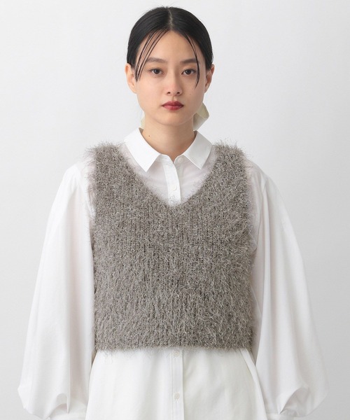 A part by（アパートバイ）の「ラメフェザーノースリーブ（ベスト・レディース・ライトベージュ/チャコールグレー・FREE）」の10枚目の写真