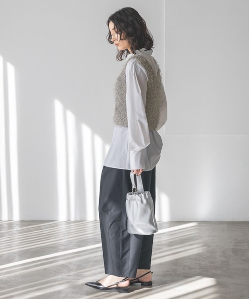 A part by（アパートバイ）の「ラメフェザーノースリーブ（ベスト・レディース・ライトベージュ/チャコールグレー・FREE）」の18枚目の写真