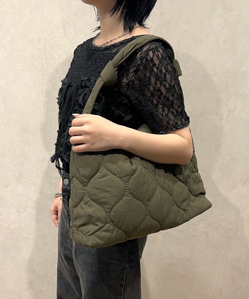 Flowering Korea（フラワーリングコリア）の「キルティングショルダーバッグ（ショルダーバッグ・レディース・カーキ/ベージュ/ホワイト/ダークカーキ/ブラック・FREE）」の14枚目の写真
