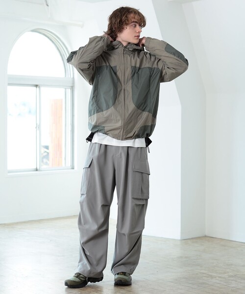 『BEAMS HEART』ビームスハート（M）白/緑/ナイロンジャケット/長袖 BEAMS HEART（ビームスハート）の「BEAMS HEART / Y2K テック