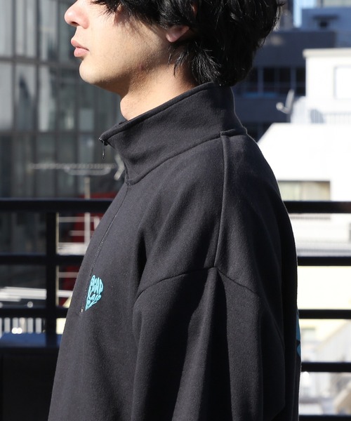 Red Cap Girl（レッドキャプガール）の「Red Cap Girl ハートイラストハーフジップ（スウェット・メンズ・アイボリー/ネイビー/ダークグレー/アッシュグレー・X-LARGE/MEDIUM/LARGE）」の15枚目の写真