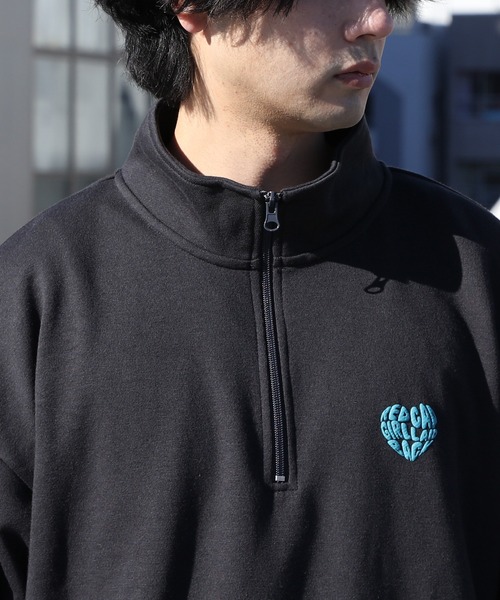 Red Cap Girl（レッドキャプガール）の「Red Cap Girl ハートイラストハーフジップ（スウェット・メンズ・アイボリー/ネイビー/ダークグレー/アッシュグレー・X-LARGE/MEDIUM/LARGE）」の16枚目の写真