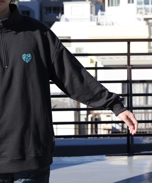 Red Cap Girl（レッドキャプガール）の「Red Cap Girl ハートイラストハーフジップ（スウェット・メンズ・アイボリー/ネイビー/ダークグレー/アッシュグレー・X-LARGE/MEDIUM/LARGE）」の17枚目の写真