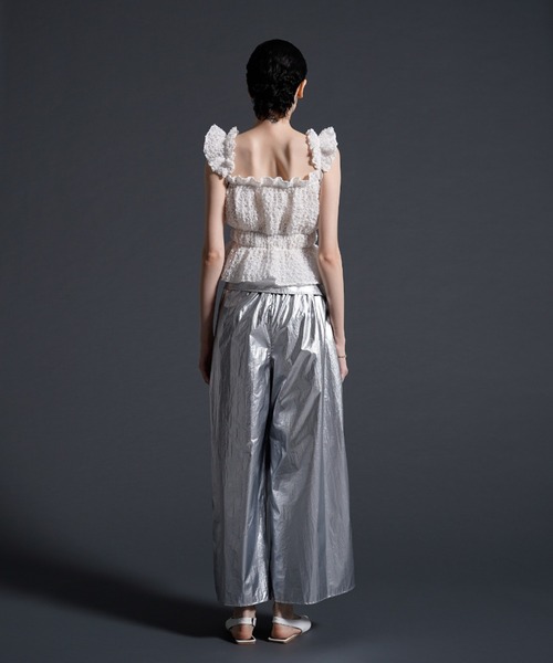 MECRE(メクル)の「フロントリボンシャーリングキャミブラウス(シャツ/ブラウス・レディース・ホワイト/ブラック・FREE)」の9枚目の写真