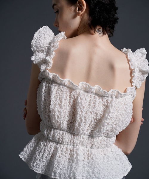 MECRE(メクル)の「フロントリボンシャーリングキャミブラウス(シャツ/ブラウス・レディース・ホワイト/ブラック・FREE)」の11枚目の写真