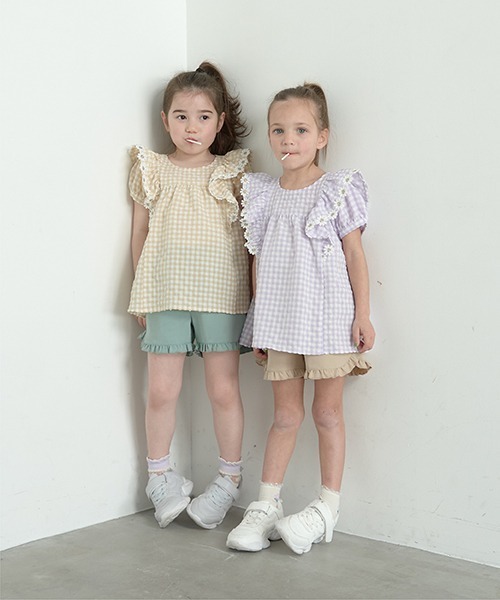 Lycee mine（リセマイン）の「フラワーレース付きチェックフリルブラウス（シャツ/ブラウス・キッズ・ピンク/ブラック/サックスブルー/ラベンダー/ベージュ・120cm/110cm/100cm/150cm/140cm/130cm）」の6枚目の写真