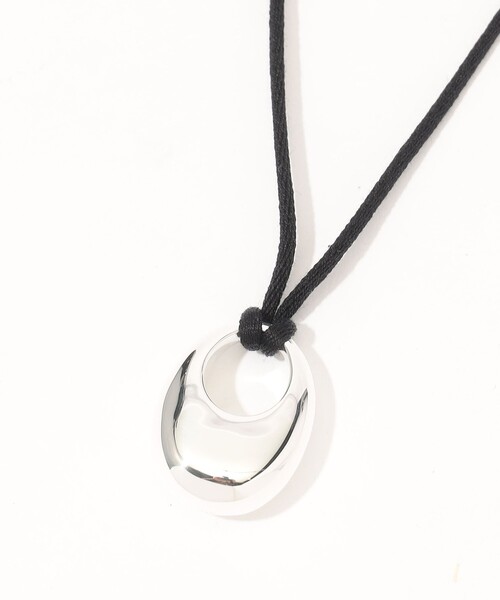 ANNIKA INEZ(アニカイネズ)の「Annika Inez SLOPING PENDANT ネックレス(ネックレス・レディース・シルバー系その他・FREE)」の3枚目の写真