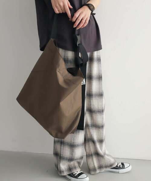 Drifter（ドリフター）の「DRIFTER　PLAIN SHOULDER BAG（ショルダーバッグ・レディース・モカ/ホワイト/ブラック・FREE）」の3枚目の写真