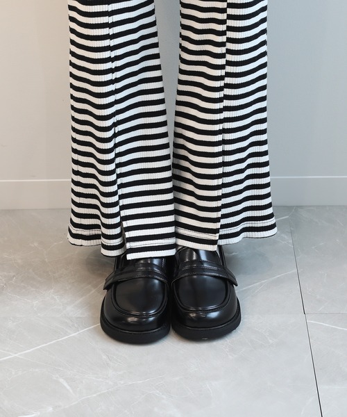 shoes365(シューズスリーシックスファイヴ)の「【shoes365】柔らかくて軽量 学院風 ローファー(ローファー・レディース・チョコ/ブラック・22.0cm/21.5cm/21.0cm/20.5cm/23.5cm/23.0cm/22.5cm)」の8枚目の写真