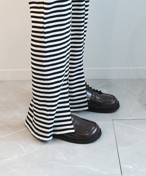 shoes365(シューズスリーシックスファイヴ)の「【shoes365】柔らかくて軽量 学院風 ローファー(ローファー・レディース・チョコ/ブラック・22.0cm/21.5cm/21.0cm/20.5cm/23.5cm/23.0cm/22.5cm)」の14枚目の写真