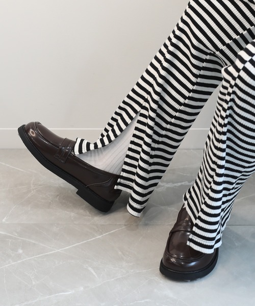 shoes365(シューズスリーシックスファイヴ)の「【shoes365】柔らかくて軽量 学院風 ローファー(ローファー・レディース・チョコ/ブラック・22.0cm/21.5cm/21.0cm/20.5cm/23.5cm/23.0cm/22.5cm)」の15枚目の写真