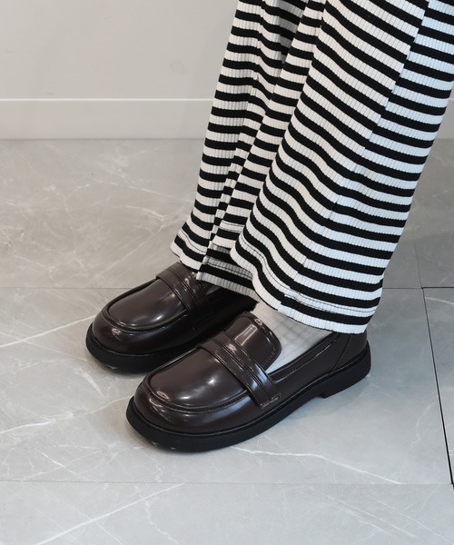 shoes365(シューズスリーシックスファイヴ)の「【shoes365】柔らかくて軽量 学院風 ローファー(ローファー・レディース・チョコ/ブラック・22.0cm/21.5cm/21.0cm/20.5cm/23.5cm/23.0cm/22.5cm)」の17枚目の写真