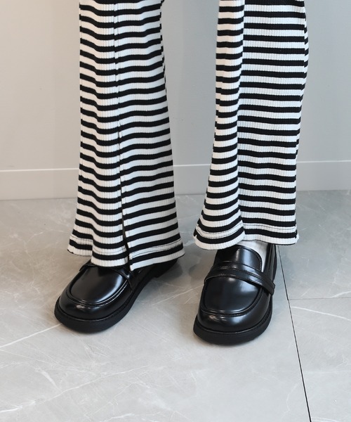 shoes365(シューズスリーシックスファイヴ)の「【shoes365】柔らかくて軽量 学院風 ローファー(ローファー・レディース・チョコ/ブラック・22.0cm/21.5cm/21.0cm/20.5cm/23.5cm/23.0cm/22.5cm)」の9枚目の写真