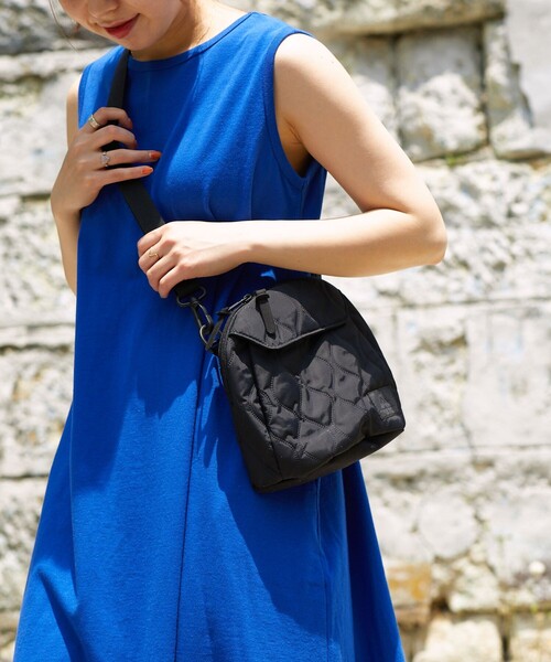 FREAK'S STORE(フリークスストア)の「GREGORY × FREAK'S STORE/グレゴリー 別注TOASTY QUILT/別注トースティーキルトショルダー(ショルダーバッグ・レディース・ブラック/オリーブ・ONE SIZE)」の10枚目の写真