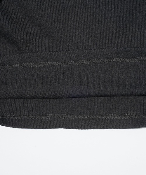 X-girl（エックスガール）の「FRONT SLIT S/S TOP（Tシャツ/カットソー・レディース・ブラック/ホワイト・S/M）」の9枚目の写真