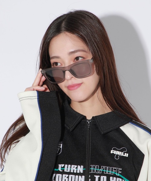 Anui(アニュイ)の「【UNISEX】フラットレンズサングラス(サングラス・レディース・グレー/ブラウン・FREE)」の1枚目の写真