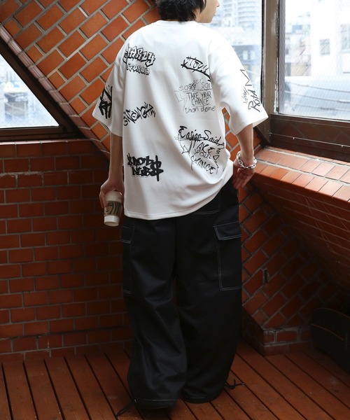 ８(eight)（エイト）の「総柄タギング半袖Tシャツ（Tシャツ/カットソー・メンズ・ホワイト/イエロー/ブラック/チャコールグレー・MEDIUM/LARGE）」の8枚目の写真