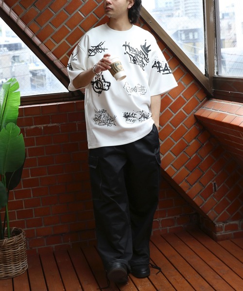 ８(eight)（エイト）の「総柄タギング半袖Tシャツ（Tシャツ/カットソー・メンズ・ホワイト/イエロー/ブラック/チャコールグレー・MEDIUM/LARGE）」の9枚目の写真