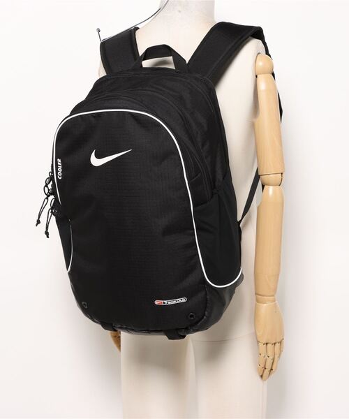 NIKE(ナイキ)の「《NIKEアパレル》トラック バックパック(バックパック/リュック・メンズ・ブラック/ブラック系・フリー)」の7枚目の写真