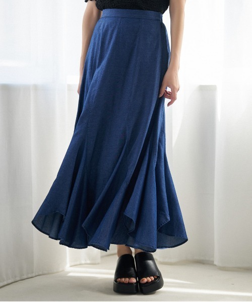 mysty woman（ミスティウーマン）の「デニムエスカルゴスカート 128883（スカート・レディース・ネイビー/ブラック・FREE）」の2枚目の写真