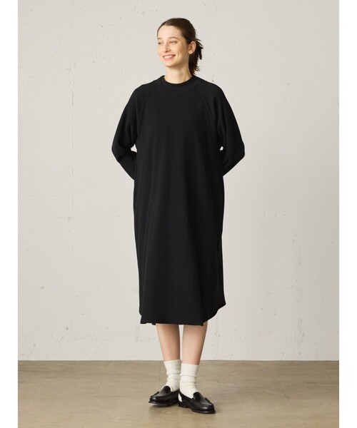 MidiUmi(ミディウミ)の「MidiUmi ワッフルラグランスリーブワンピース(ワンピース・レディース・ブラック/ネイビー/オフホワイト・FREE)」の2枚目の写真