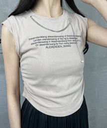 チェーン付き英字ロゴプリントTシャツ