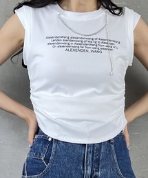 チェーン付き英字ロゴプリントTシャツ
