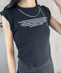 チェーン付き英字ロゴプリントTシャツ