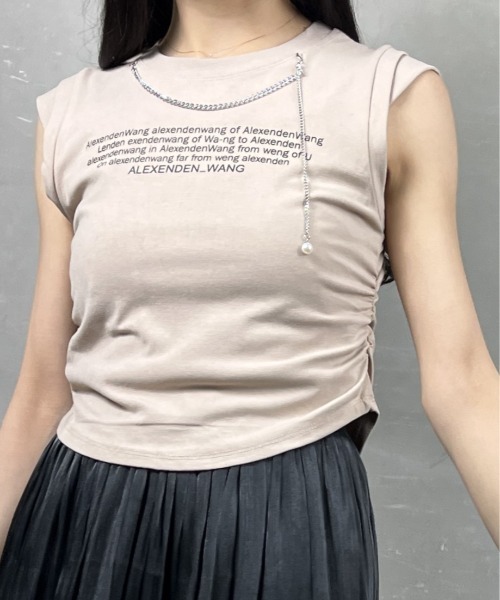 tolene(トレネ)の「チェーン付き英字ロゴプリントTシャツ(Tシャツ/カットソー・レディース・ホワイト/ブラック/ベージュ・FREE)」の5枚目の写真