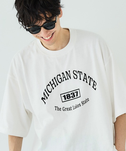 coca(coca)(コカ)の「メンズ カレッジプリントTシャツ(Tシャツ/カットソー・メンズ・ホワイト/ブラック・M/L/XL)」の2枚目の写真