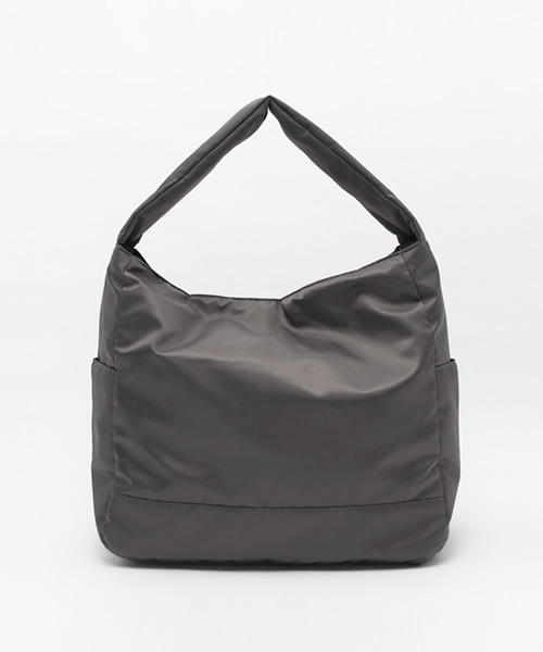 LuuNa(ルーナ)の「ナイロン ワンショルダー ショルダーバッグ(ショルダーバッグ・レディース・ブラック/グレー/モカ/ネイビー・FREE)」の16枚目の写真