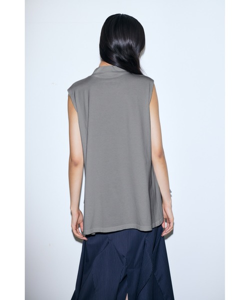 ENFOLD（エンフォルド）の「Staple天竺 スタンドネックタンクトップ（タンクトップ・レディース・チャコールグレー・38）」の3枚目の写真