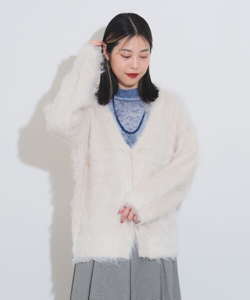 Ray BEAMS（レイビームス）の「Ray BEAMS / ヘアリー シャギー Vネック カーディガン（カーディガン/ボレロ・レディース・ロイヤルブルー/グリーン系その他2/オフホワイト・ONE SIZE）」の15枚目の写真