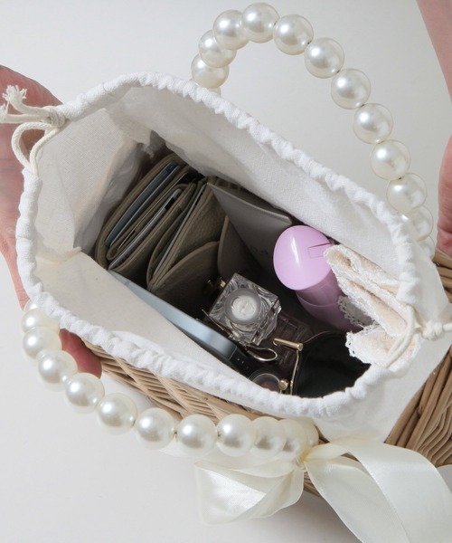 Julia Boutique(ジュリアブティック)の「パールハンドスクエアかごバッグ/24131(かごバッグ・レディース・ベージュ・ONE)」の4枚目の写真