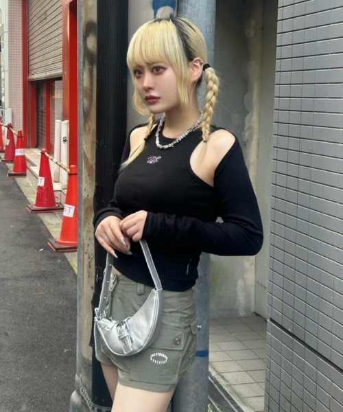 UGLY SHADOW(アグリーシャドウ)の「【Uglyshadow】BEADS MANGO SLEEVELESS / 【アグリーシャドウ】ビーズシンプルタンクトップ(タンクトップ・レディース・グレー/ピンク/ホワイト/ブラック・ONE SIZE)」の3枚目の写真