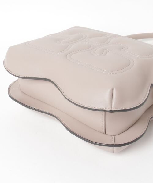 GANNI（ガニー）の「GANNI Butterfly Top Handle ガニー バタフライ トップハンドル　ハンドバッグ（ハンドバッグ・レディース・グレイッシュベージュ・FREE）」の6枚目の写真