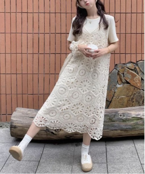 gossip!ロサンゼルス(ゴシップロサンゼルス)の「【垢抜けレイヤードアイテム】クロシェ編みノースリーブキャミロングワンピース【インナー重ね着用】(ワンピース・レディース・オフホワイト/ホワイト・FREE)」の12枚目の写真