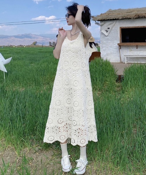 gossip!ロサンゼルス(ゴシップロサンゼルス)の「【垢抜けレイヤードアイテム】クロシェ編みノースリーブキャミロングワンピース【インナー重ね着用】(ワンピース・レディース・オフホワイト/ホワイト・FREE)」の13枚目の写真
