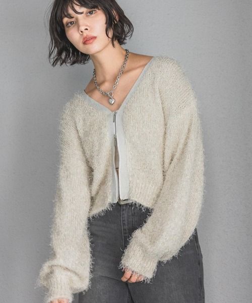 PAGEBOY(ページボーイ)の「ラメファインフェザーZIPカーディガン(カーディガン/ボレロ・レディース・ブラック/ライトブルー/アイボリー/モカ/グレー/レモンイエロー・FREE)」の2枚目の写真