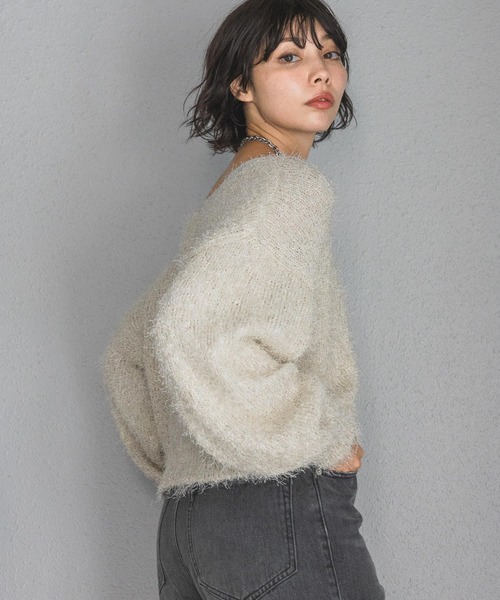 PAGEBOY(ページボーイ)の「ラメファインフェザーZIPカーディガン(カーディガン/ボレロ・レディース・ブラック/ライトブルー/アイボリー/モカ/グレー/レモンイエロー・FREE)」の9枚目の写真