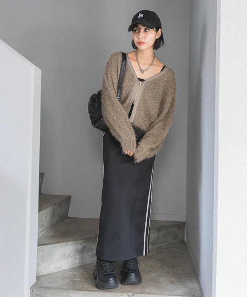 PAGEBOY(ページボーイ)の「ラメファインフェザーZIPカーディガン(カーディガン/ボレロ・レディース・ブラック/ライトブルー/アイボリー/モカ/グレー/レモンイエロー・FREE)」の14枚目の写真