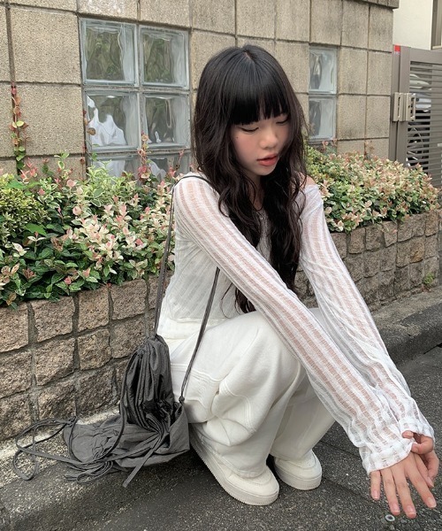 anyonemore(エニワンモア)の「シャーリングリボンナイロンナップサック(バックパック/リュック・レディース・チャコール・FREE)」の6枚目の写真