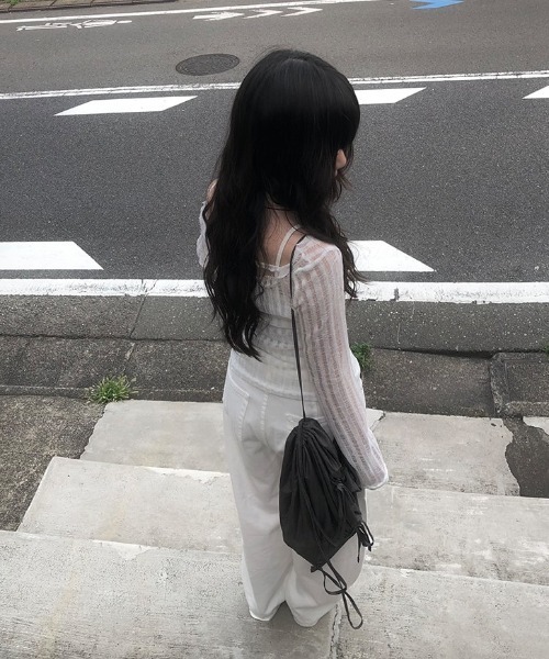 anyonemore(エニワンモア)の「シャーリングリボンナイロンナップサック(バックパック/リュック・レディース・チャコール・FREE)」の3枚目の写真